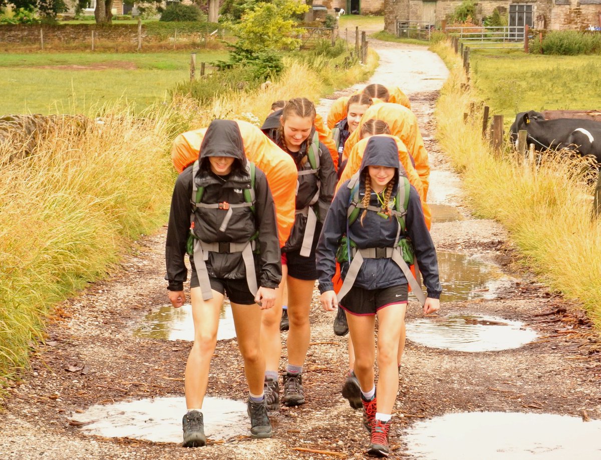 ExciteActive's tweet photo. Huge congratulations go to all six groups from Spalding High School who braved the near constant rain to complete their bronze assessed expeditions in Derbyshire over the weekend! Here you can see a rare glimpse of the sunshine. Well done all!

@SpaldingHighSch https://t.co/0nGVf9Uwjf