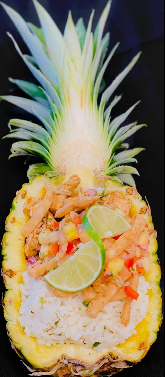 ComoZoo's tweet image. Pineapple Chicken Teriyaki Bowl. 🍍
Not on the menu. Only at Pier 56.
Teriyaki chicken, coconut rice, fresh pineapple salsa, crispy wontons.
Refreshing. Shareable. Limited time only.
Find it near Como Harbor. If you know, you know. 😎
#Pier56 #ComoZooEats #HiddenMenu #SummerFood