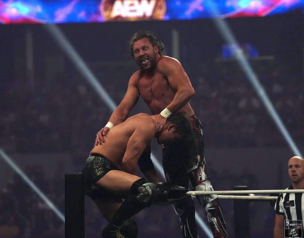 AmberNicoPhoto's tweet image. Kenny Omega vs. Kazuchika Okada at AEW All In in Dallas, TX #aew #aewdynamite #aewallin #allintexas #aewcollision #allelitewrestling #wrestling #ambernicophoto #kennyomega #okada