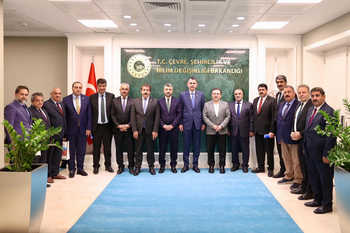 Erzurum ilçe belediye başkanları olarak bugün Ankara’da, Çevre, Şehircilik ve İklim Değişikliği Bakanımız Sayın Murat Kurum’un başkanlığında son derece verimli bir toplantı gerçekleştirdik.
İçişleri önceki Bakanlarımızdan, AK Parti Erzurum Milletvekilimiz Sayın Selami Altınok,