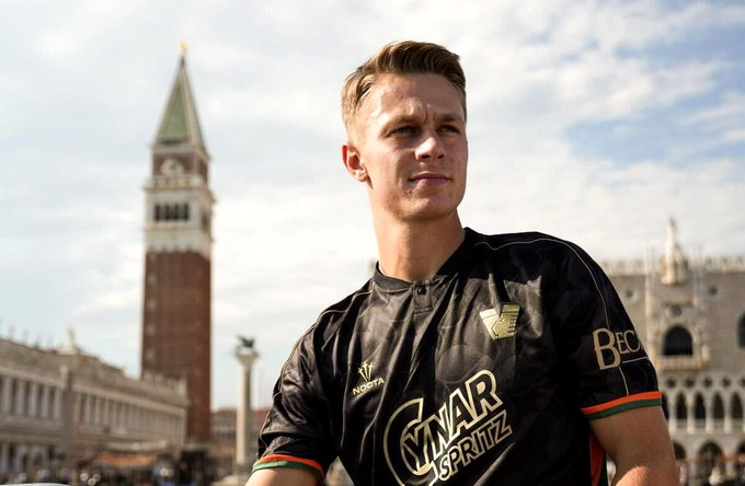 World Transfer (@worldtransfer2) on Twitter photo 🟡 RUMOUR: Ajax are interested in Hans Nicolussi Caviglia
The Dutch club have asked for information on the Venezia midfielder.
Villarreal had also shown interest in the past, while Bologna could re-enter the race if there are midfield departures.
Source: <a href="/Glongari/">Gianluigi Longari</a>
📲 Follow 🟡 RUMOUR: Ajax are interested in Hans Nicolussi Caviglia
The Dutch club have asked for information on the Venezia midfielder.
Villarreal had also shown interest in the past, while Bologna could re-enter the race if there are midfield departures.
Source: <a href="/Glongari/">Gianluigi Longari</a>
📲 Follow