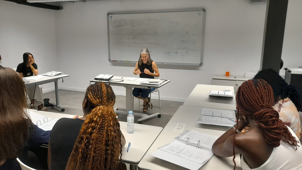 Ahir va començar un nou curs d'estiu per a joves "Atenció i servei al client en restauració i sala". Durant aquest juliol l'OPE ha ofert formació adreçada a joves per facilitar la seva incorporació al món laboral. Podeu veure tots els cursos a manlleu.cat/ope/formacio