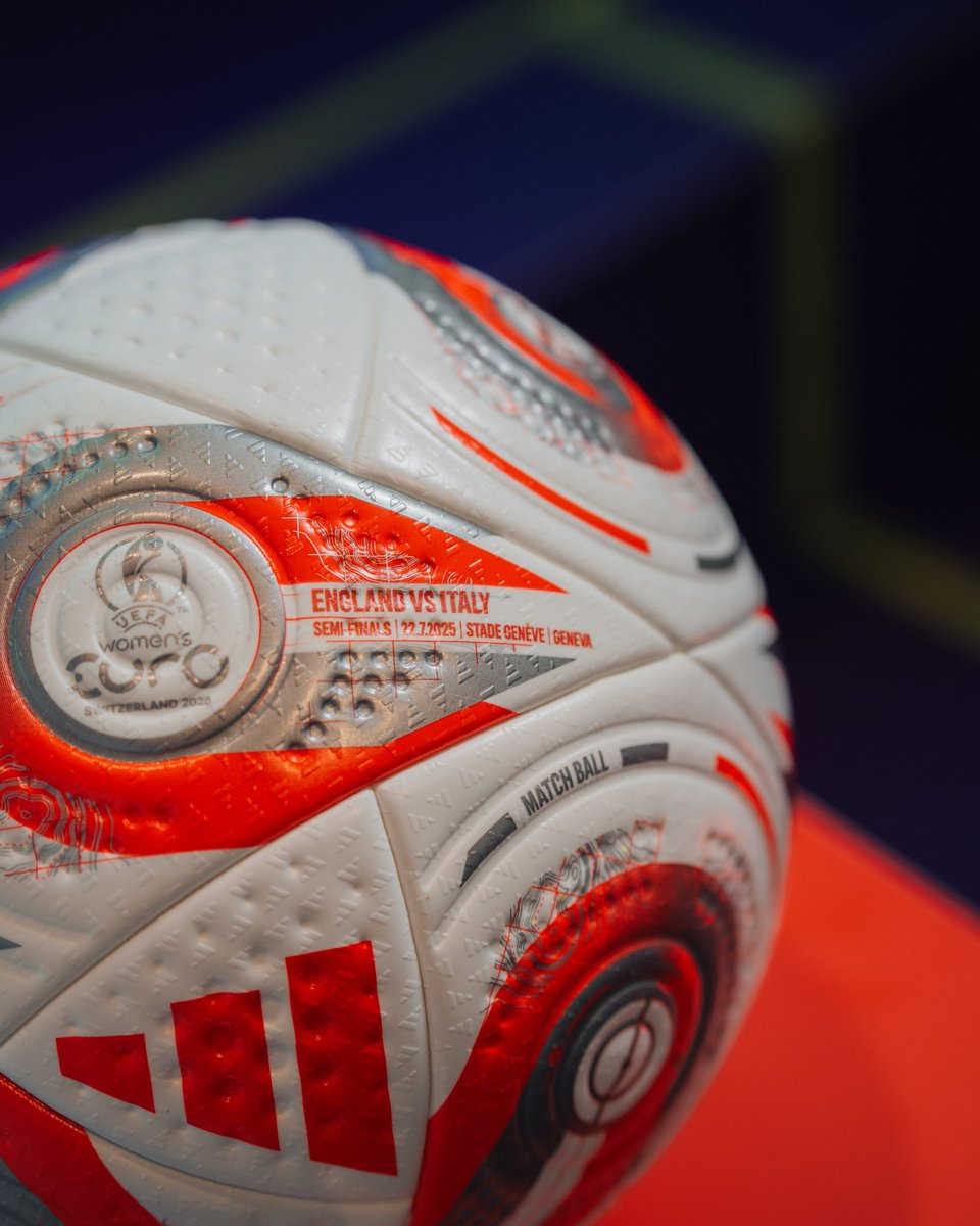 ArsenalWFC's tweet image. The stage is set ✨
The official @adidasfootball ball for the Women's Euros is here to shine under the semi-final spotlight ⚽️