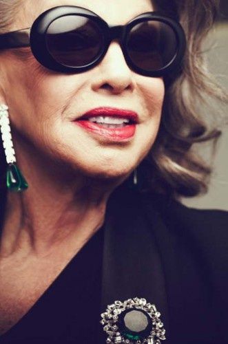 MamalehTrumpOG's tweet image. The other day, I grew tired of Donaleh talking about his cankles, Ivankle & Tiffankle.
So, I hightailed it out of Mar-a-Lago and decided to take a little spin in my B-52.
There I am, tooling around the skies, when some nutcase in a Delta tries to cut me off.
Damn male pilots.