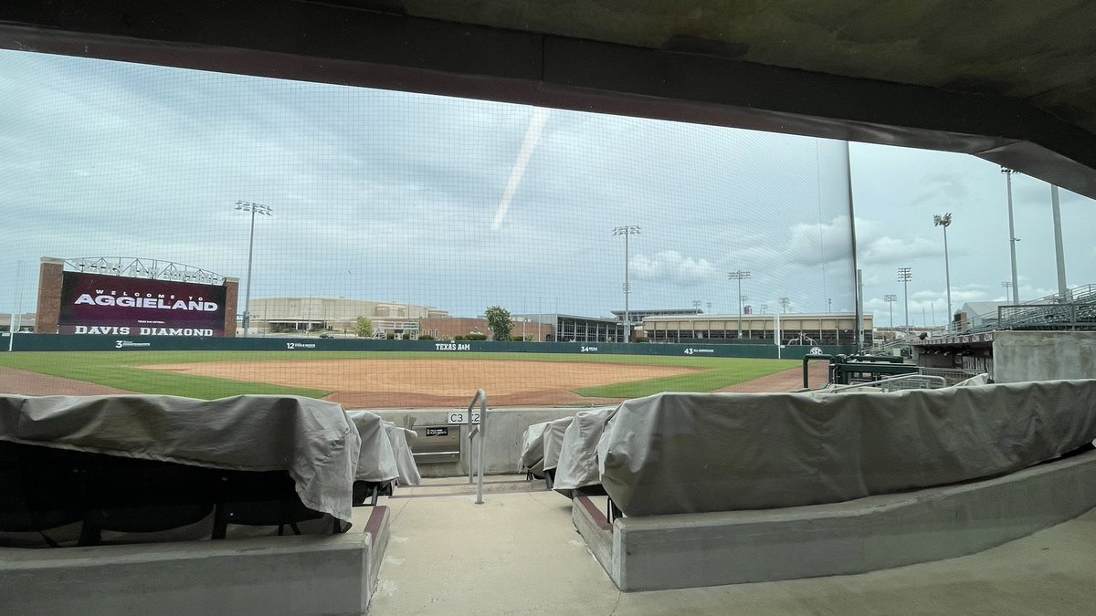 RowanBranson_29's tweet photo. TXP had the privilege to tour the Texas A&amp;M softball facilities last week. What an experience! #dreamBig #AggiesSoftball https://t.co/tGGaC4uIvf
