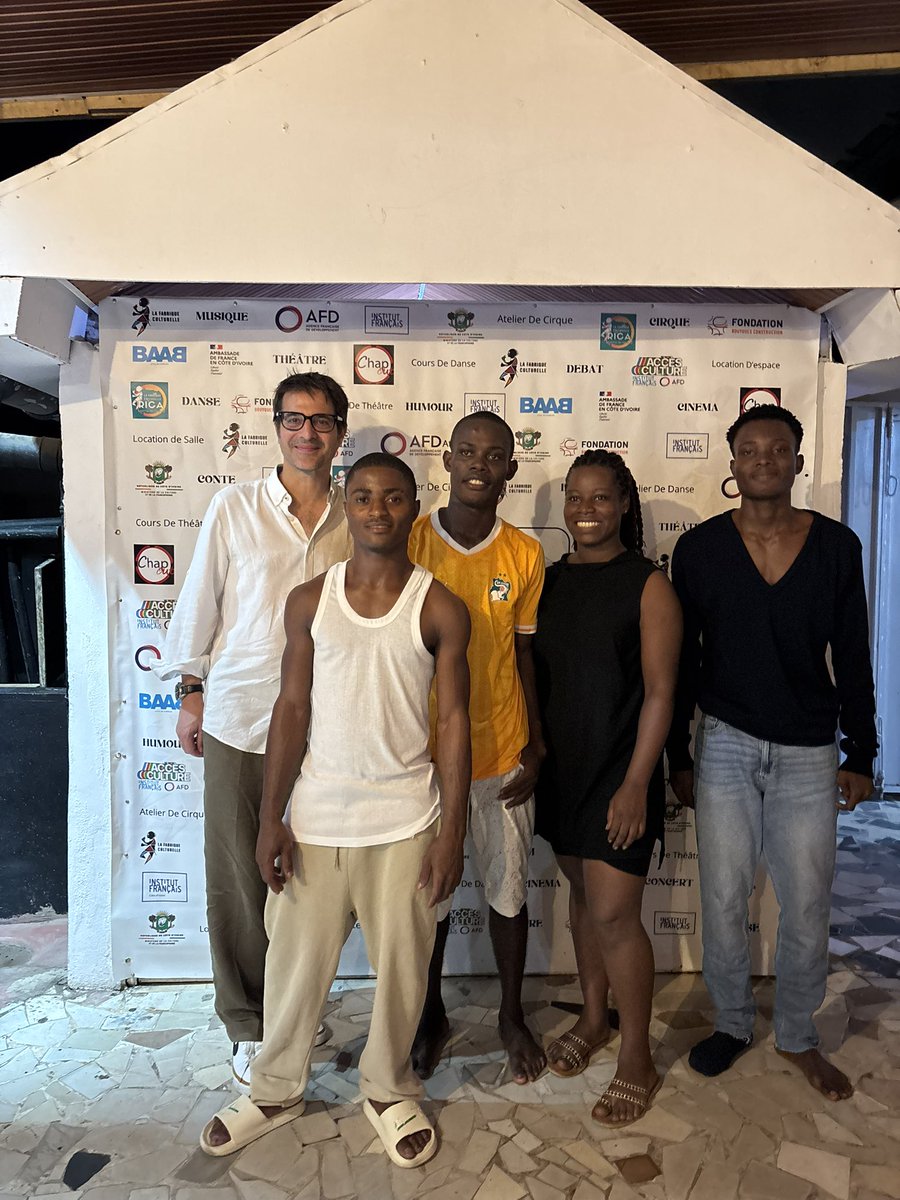 AmbSuisseCI's tweet image. Ému par « Le Berceau », chorégraphie poignante sur la dure réalité des #femmes et des #mères en Côte d’Ivoire 🇨🇮
Superbe interprétation de jeunes danseurs formés à l’#INSAAC, découverte à la #FabriqueCulturelle à Abidjan. Bravo pour cette performance bouleversante 👏

#artislife