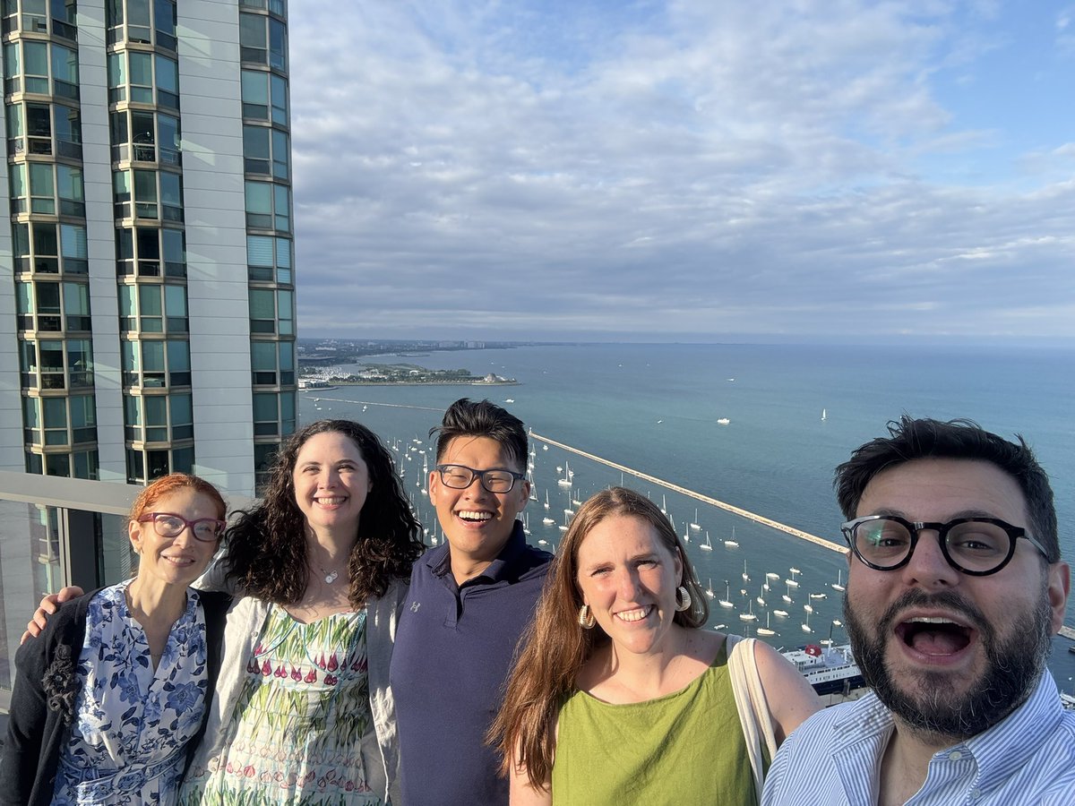 MeckerMollerMD's tweet image. Enjoying time with Our @uchicagosurgery @UChicagoMed surgical oncology fellows 2023,2025 and upcoming 2026 and 2027 .