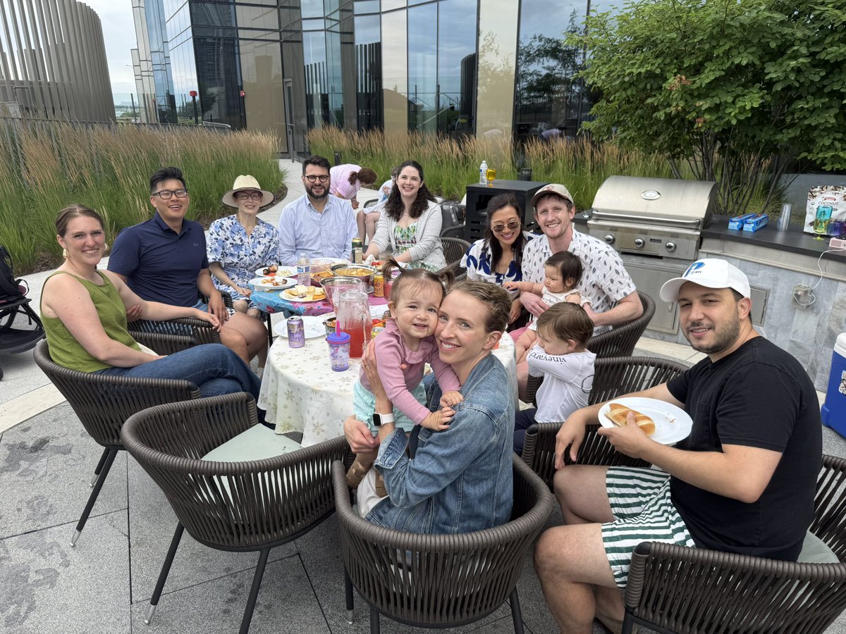 MeckerMollerMD's tweet image. Enjoying time with Our @uchicagosurgery @UChicagoMed surgical oncology fellows 2023,2025 and upcoming 2026 and 2027 .