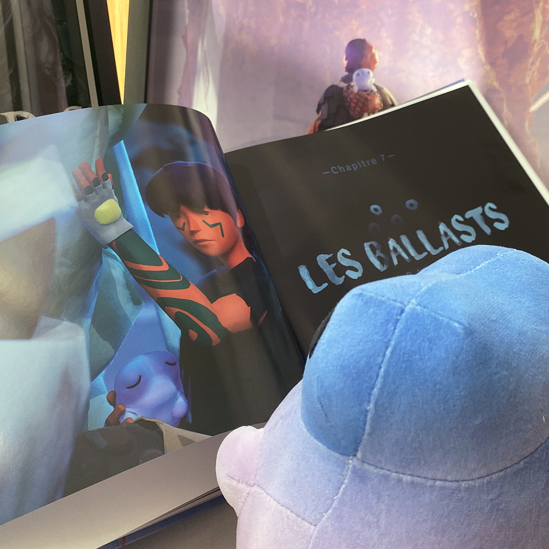 DONTNOD_Ent's tweet image. Did you receive your Jusant artbook? A special blue friend is reading it too 👀
Complete your set with the Ballast plush: bit.ly/Ballast_Plush