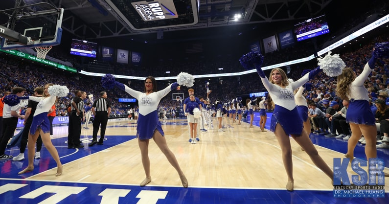 RoushKSR's tweet image. The cost of doing business in the revenue-sharing era is raising Kentucky basketball season ticket prices.
on3.com/teams/kentucky…