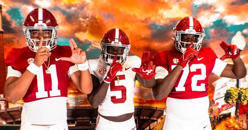 TorresonBama's tweet image. NEWS: 4⭐️ Tayden Kaawa has committed to Alabama! 

The 6’5 QB from Molokai, HI chose the Crimson Tide over BYU and others. 

Welcome to Alabama!