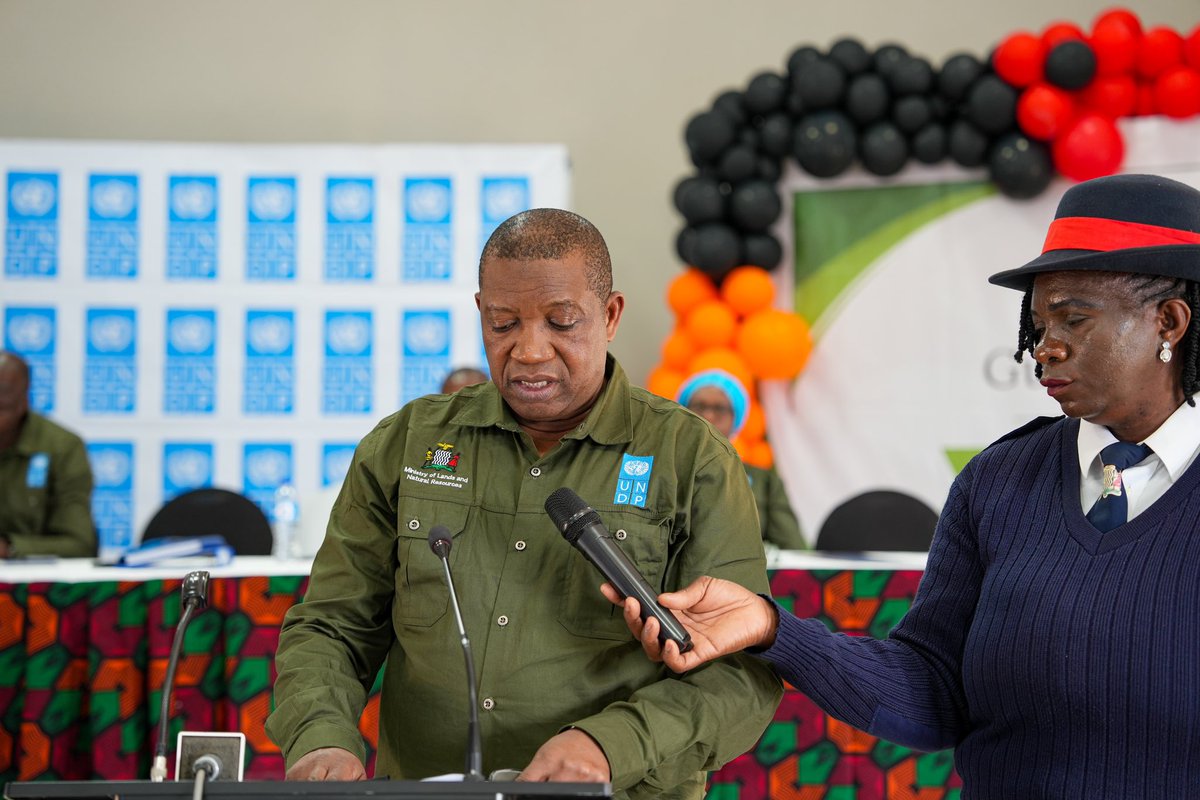 UNDPZambia's tweet image. Zambia has launched Wetlands Utilisation Guidelines!
Wetlands are home to 🇿🇲’s most iconic species:
🦢 The Shoebill
🦌 The Kafue Lechwe
🎣 Local fish species
But we’re losing habitats fast.
New wetlands guidelines aim to change that w/ smart protection across 8 Ramsar sites.