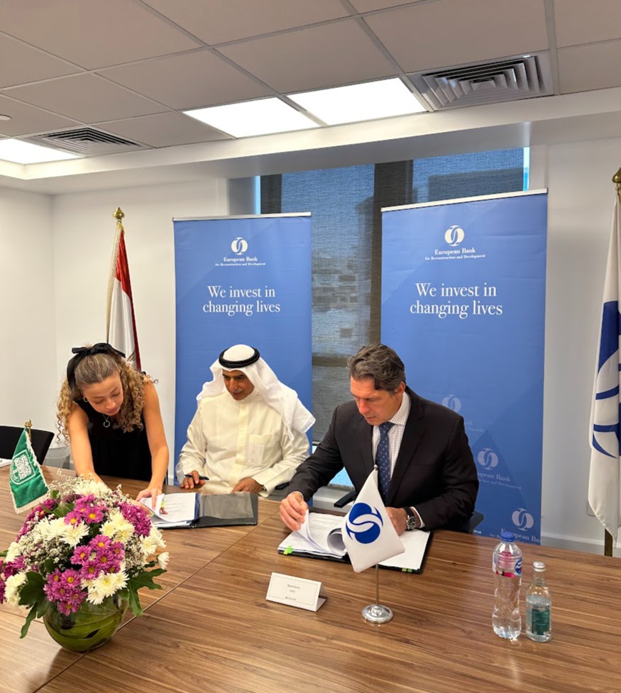 EBRD's tweet image. On Sunday, we announced a new partnership with @ArabFundOrg to support SMEs in Egypt, our first donor funding from a regional MENA institution. This initiative will boost inclusion, digitalisation and green transformation across one of the region’s most vibrant economies.