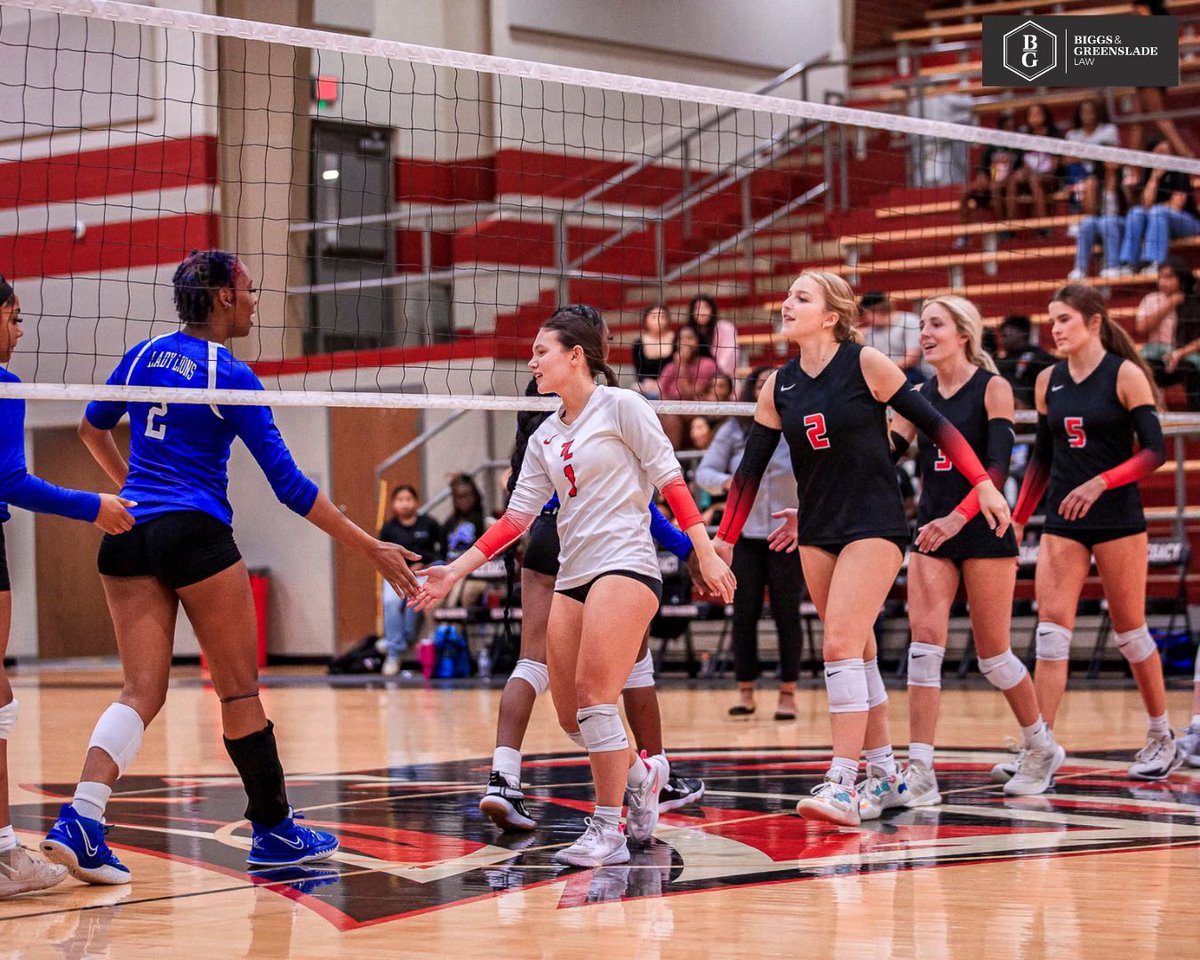TylerISD_Ath's tweet image. Battling for Rose City bragging rights in 4️⃣ weeks 🏐