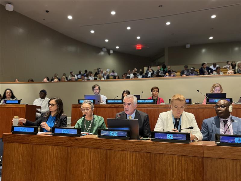 eclac_un's tweet image. 💬Our region’s interest rate payments on debt reach on average 70% of government spending on #education, 86% of spending on #health & 57% of spending on #socialprotection. As we have said, more than debt distress, the region faces developmental distress: @JoseMSalazarX at #HLPF.