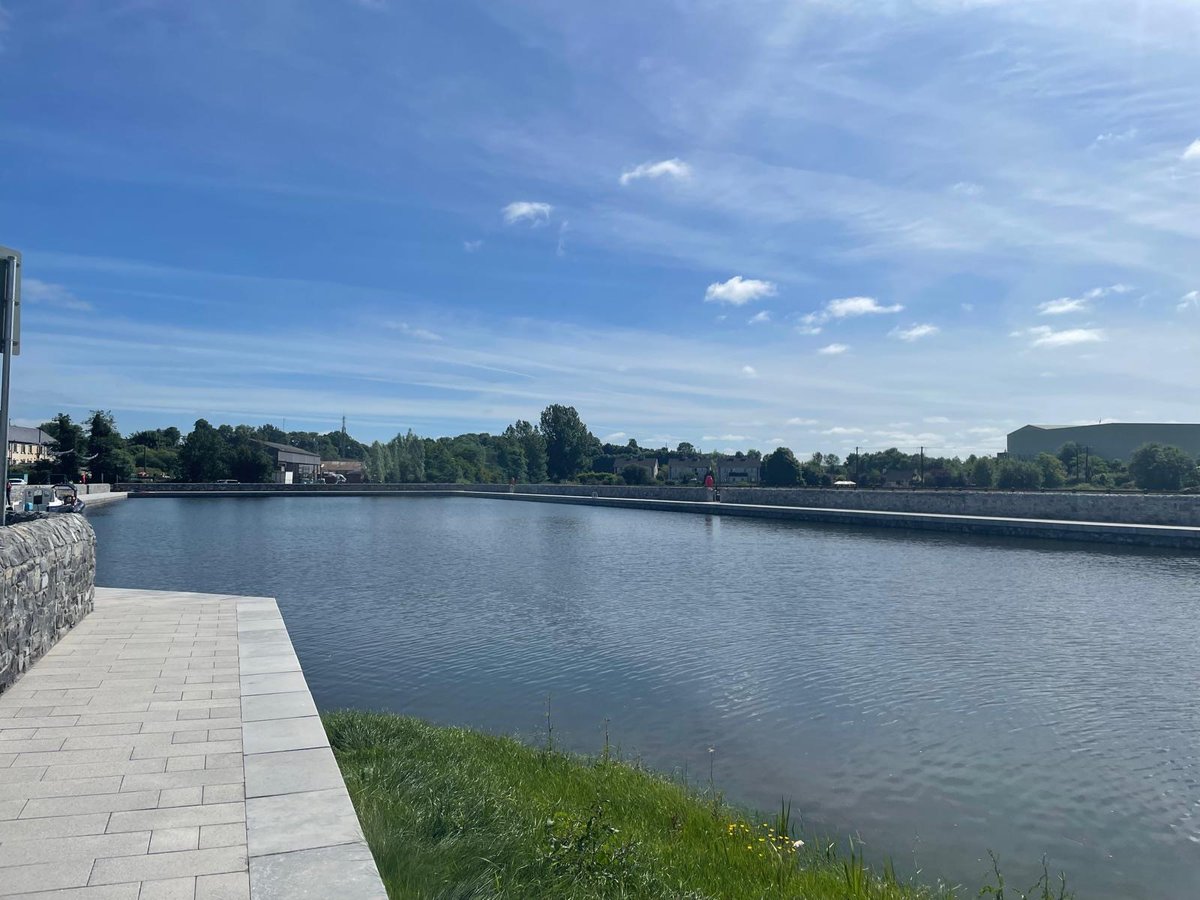 deptinfra's tweet image. Infrastructure Minister @LizKimminsSF visited Clones today where she had the opportunity to hear about the economic and recreational benefits of the cross-border Ulster Canal Project from @waterways_Irl CEO John McDonagh.
Phase 2 of the redevelopment project which opened in…