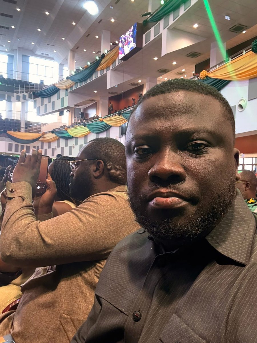 DrAmoakohene's tweet image. I remember around the same time in 2012,(24th July) I was on my way from Korle Bu to Legon Campus after lectures. There was heavy traffic, an unusual silence, and the sky looked different. It was as though nature itself sensed a great loss. Sadly, we later heard the news that our…