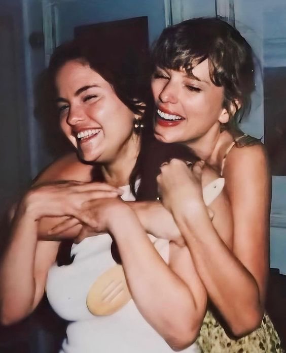 metmidnights's tweet image. happy birthday, princess. we love u 💕🇧🇷