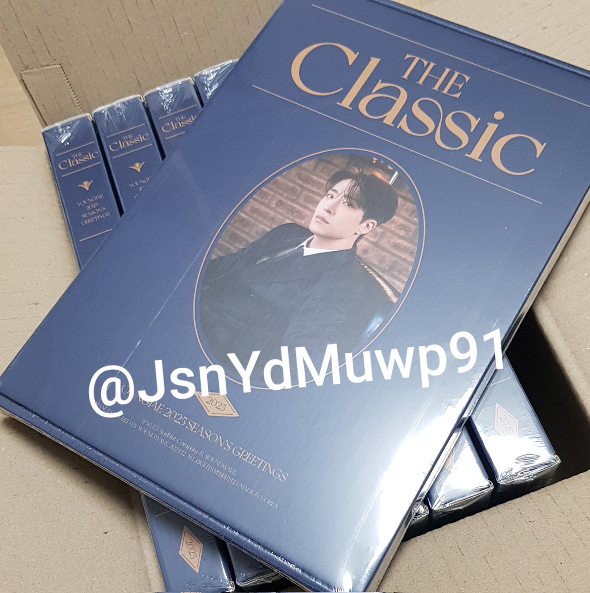 JsnYdMuwp91's tweet photo. 영재 2025시그 양도
youngjae 2025 THE Classic

미개봉 각 택포 1.5

구성품 개별구매 (반택 0.19)
포스터 0.1
다이어리 0.2
키링 0.2
스티커+아코디언캘린더 0.1
포카 각 0.2 세트 0.7
캘린더 0.2

korea bank &amp; address
dm 이나 오픈카톡
https://t.co/6WYCpRFBUK

#영재시그 #갓세븐양도 #영재양도 https://t.co/26nbtdonsO