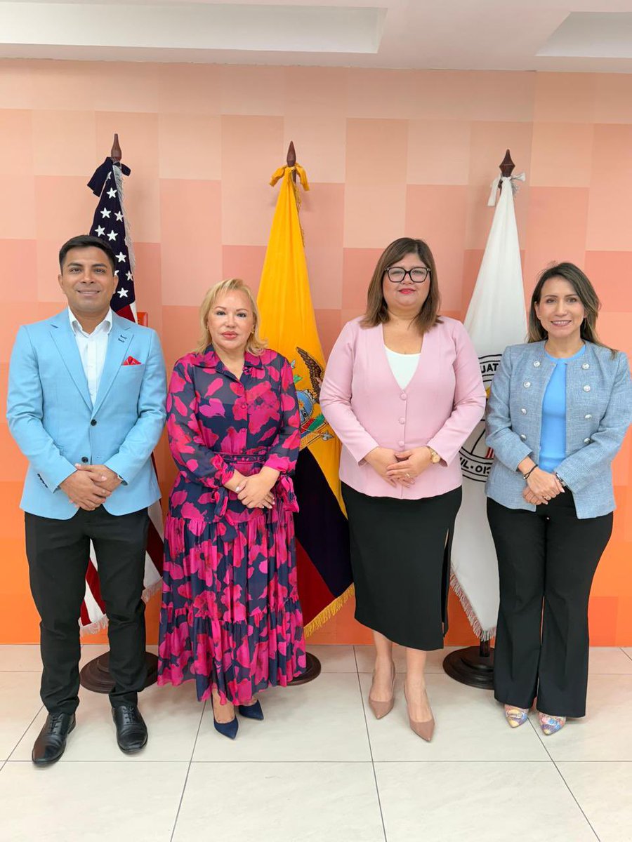 amchamgye's tweet image. Nuestra presidenta @ChairAmchamGYE firmó un convenio con @ajeecuadororg representada por Ing. Pablo Vintimilla, para impulsar formación, eventos y oportunidades conjuntas con jóvenes empresarios
¡Aliados por el futuro empresarial! #AmChamGYE #AJE