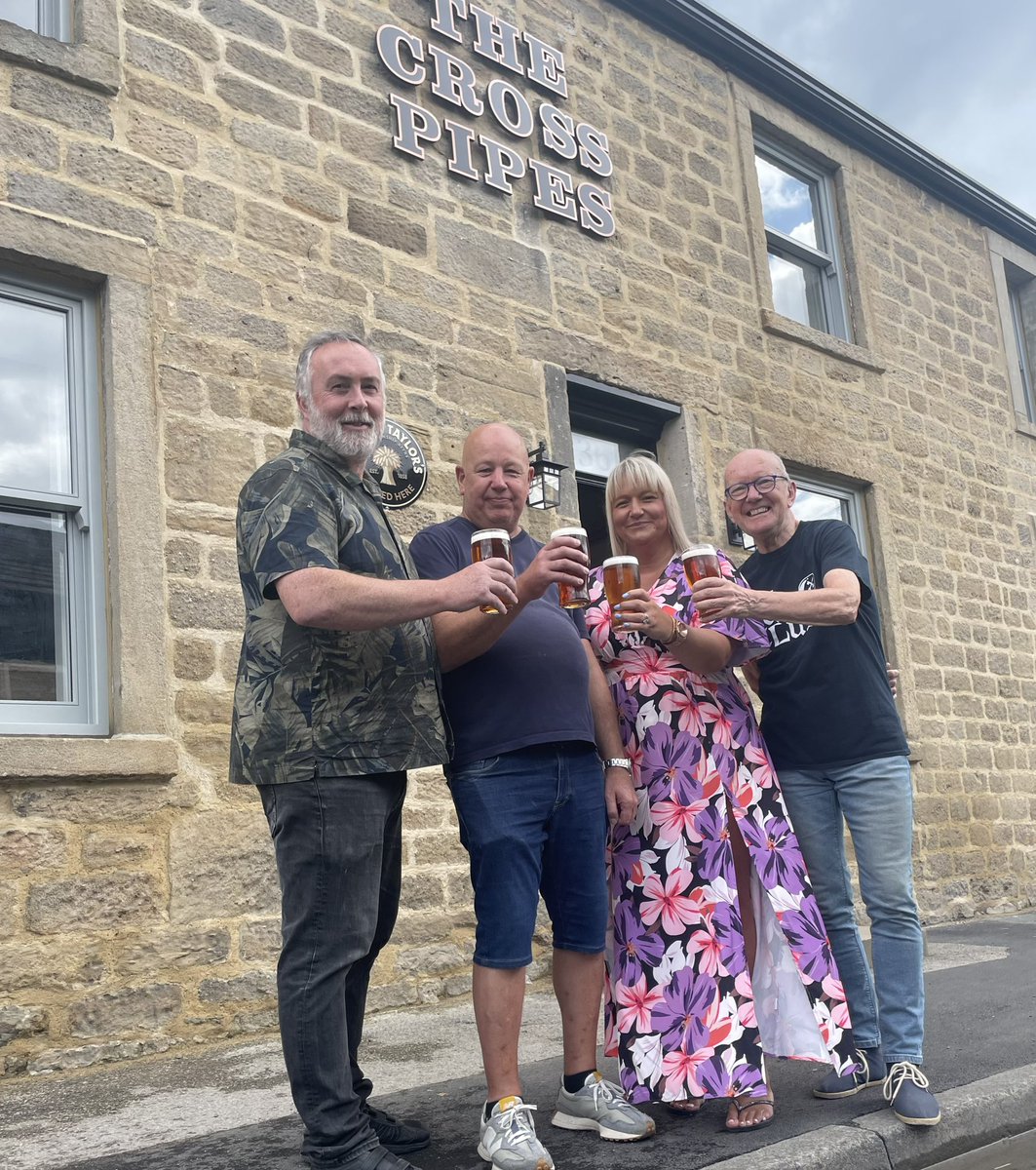 🚨Very exciting #Otley #pub news…the historic #CrossPipes Tavern &amp; Rooms reopens tomorrow! 🥳🍾🥂

We’ve had a look today &amp; it looks amazing! Bob helping test the beer too! Passed the test..! 🍺😆

Reopens tomorrow at 12 noon! 🕛🍻👏

#pubs #famouspubtown crosspipes.co.uk