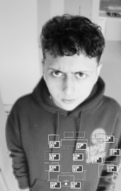 Yo viendo la cámara del D1 después de mamarme un dorito en el pasillo: