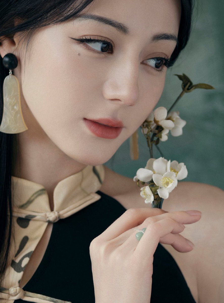 𝒮𝑣𝑒𝑙𝑦𝑛𝑒. tweet media