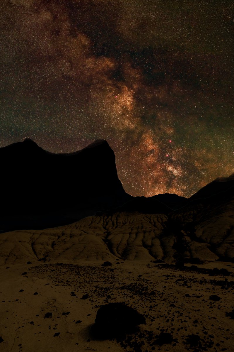 randymilanovic's tweet image. New work.
Ha Ling with Milky Way and badlands (composite).