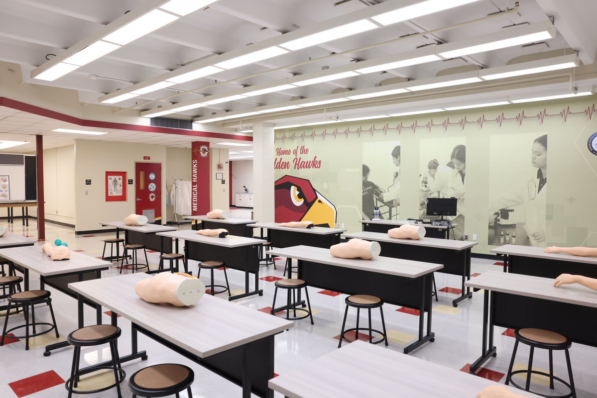 SuptDotres's tweet image. A new era takes off at @mssh_hawks with the launch of our Career Dual Enrollment Medical Assisting & Avionics Programs, in partnership with @MLECtech & @Baker_Aviation!
Students can graduate certified & ready to earn up to $73K/year! #YourBestChoiceMDCPS