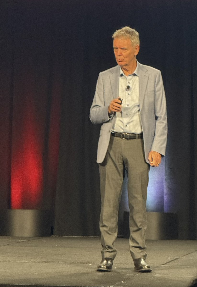 CusackTim's tweet image. It’s not compliance, nor conformity to ‘the what’ rather it is fostering curiosity and excitement about ‘the why’ that drives excellence in student learning.
Professor Hattie encourages us to be evaluative thinkers in pursuing “our why.”
#AVL2025 #edchat