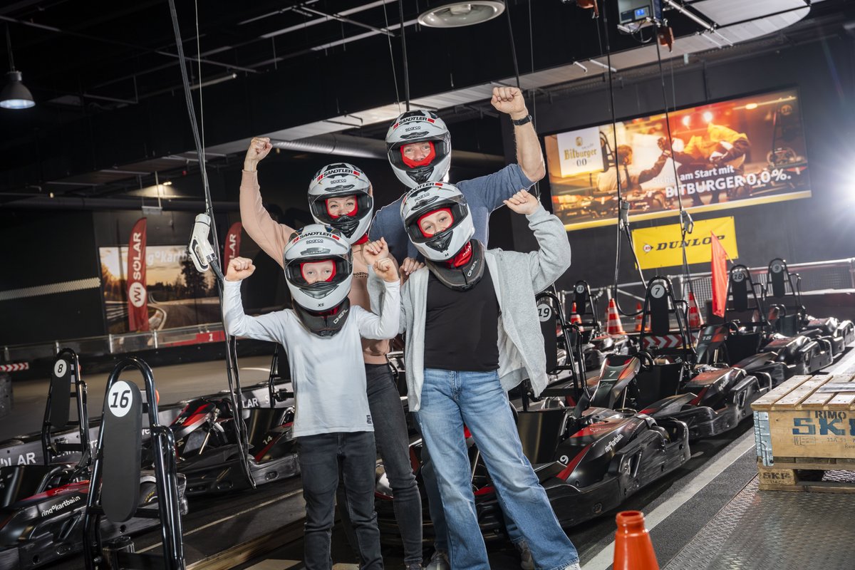 🌞🤸🏼‍♀️ The summer holidays are already in full swing! And we have a lot to offer you 🤭
 
Experience the Nürburgring up close and personal and grab your holiday experience ticket for just €30! This includes:
Admission to the ring°werk 🏎️
Karting on the ring°kartbahn 🏁