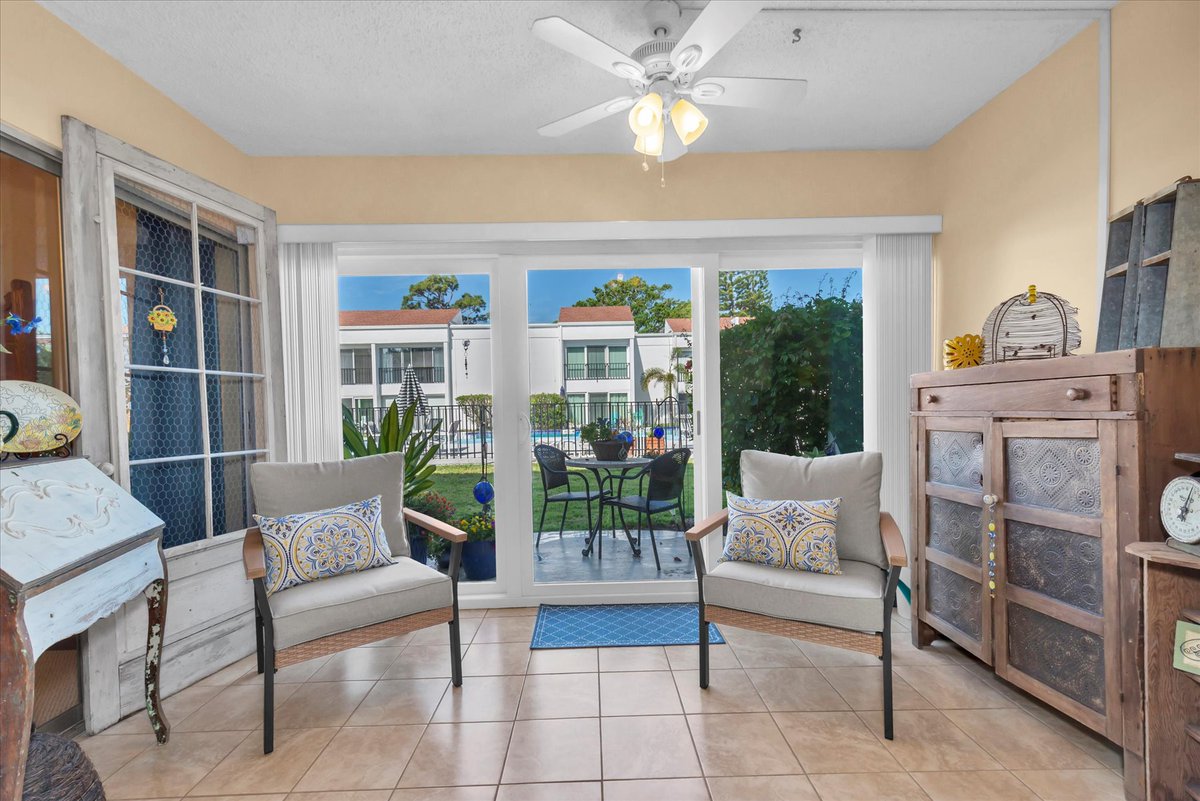 Available Now: Ground-Floor Rental at Marilyn Pines
• Address: 🏘️2060 Marilyn St Unit #109, Clearwater, FL 33765
• Rent: $1,950/month, 2 bed × 2 bath, 960 sq ft
#MoveInReady #MustSee #GroundFloor #PetFriendly #ClearwaterRental #Realtor #RealEstate #BunniSellsFlorida