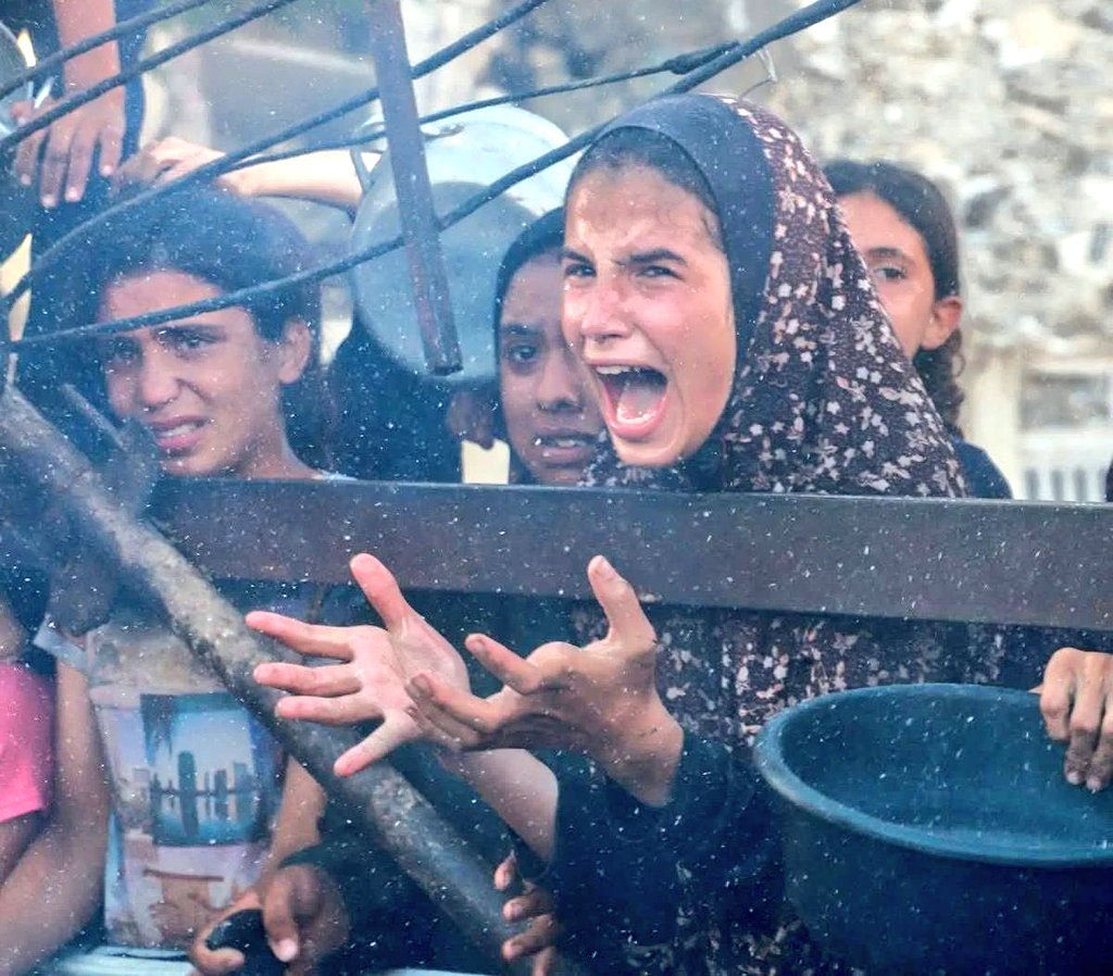 IrandoustAmir's tweet image. یا أیها الناس؛ یا أیها المسلمون؛ یا أیها المؤمنون
غزه و مردمانش در شرف پیوستن به تاریخ هستند!
#GazaStarving
#GazaGenocide
#غزه_تموت_جوعاً