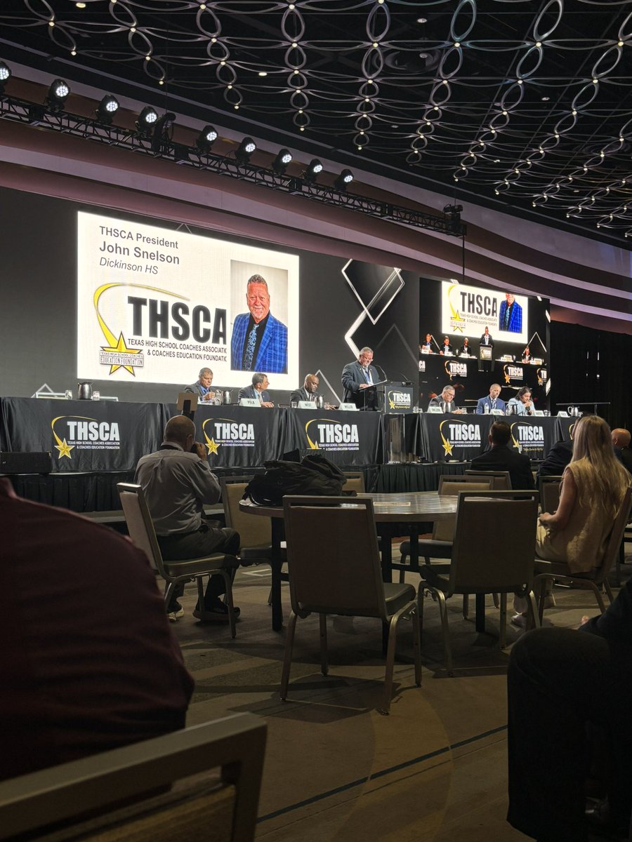 DHS_CoachO's tweet image. General Meeting is underway! Beyond thankful for what this association has done for myself & the rest of the coaches across the state! 💫 @THSCAcoaches #THSCABrandAmbassador
