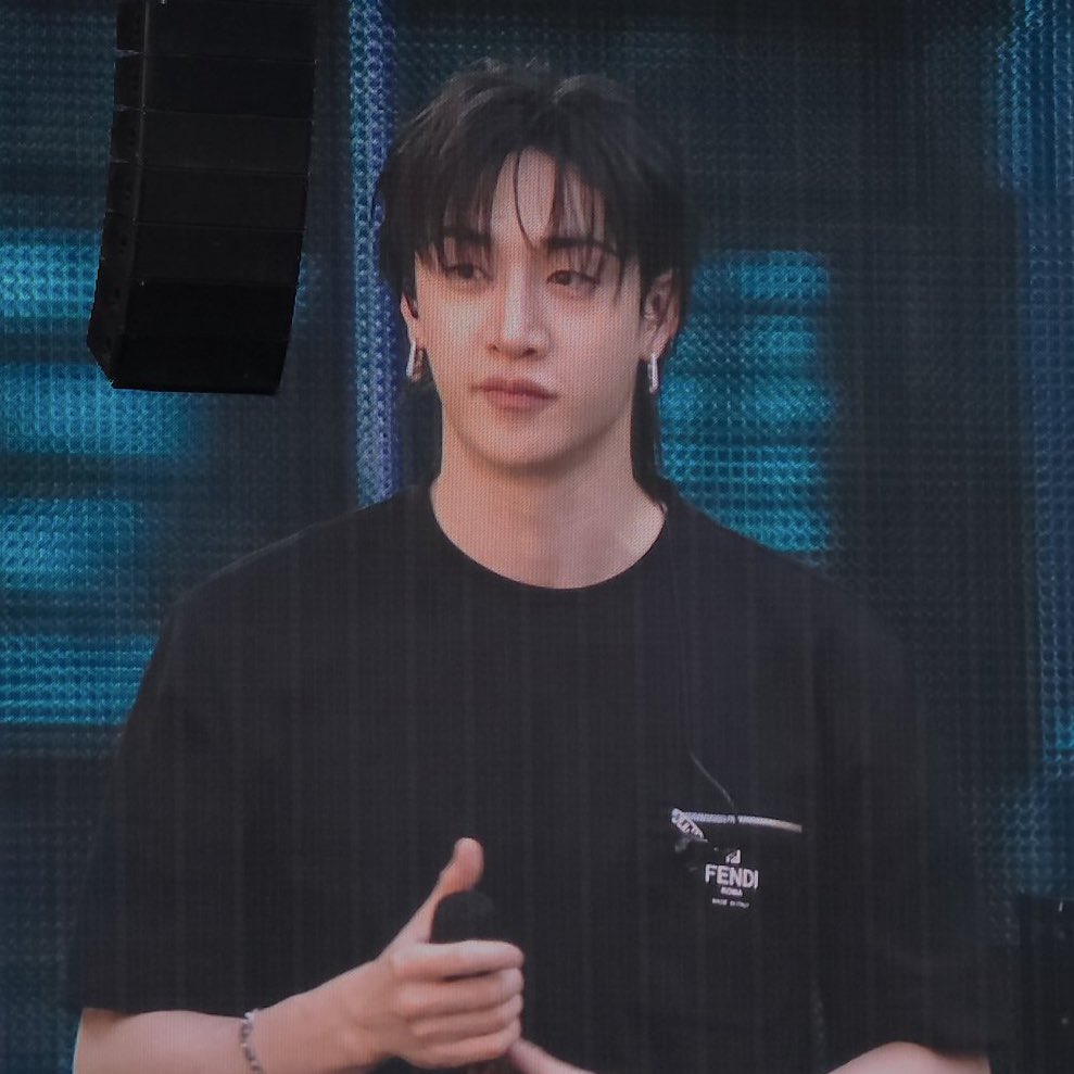 CHAN’S NEW HAIRCUT OMG???