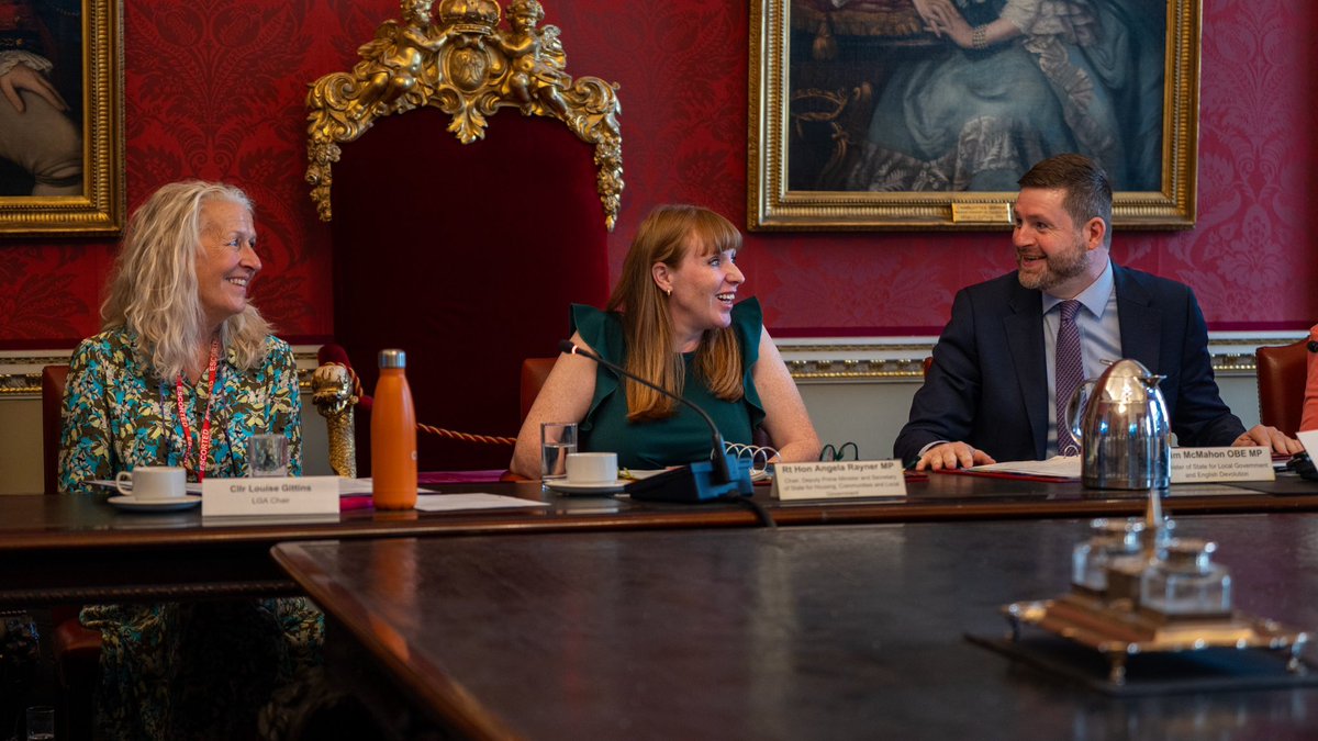 AngelaRayner's tweet image. Yesterday I chaired Leaders Council which brings together local government leaders from across England to drive forward our missions for national renewal.
From the 10-Year Health Plan to our landmark Devolution Bill, we're building partnerships that will transform communities.