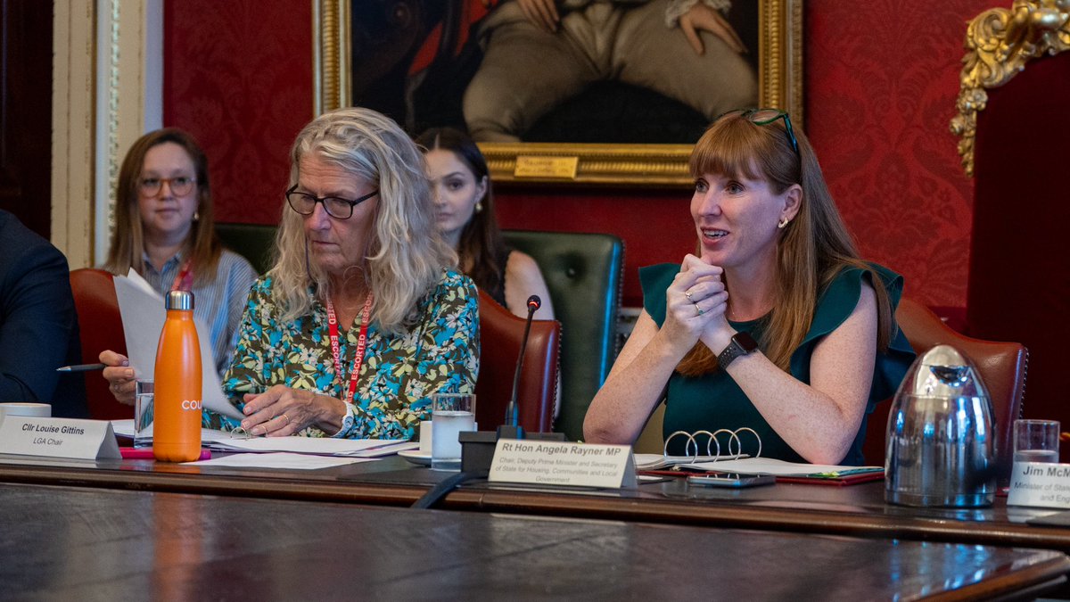 AngelaRayner's tweet image. Yesterday I chaired Leaders Council which brings together local government leaders from across England to drive forward our missions for national renewal.
From the 10-Year Health Plan to our landmark Devolution Bill, we're building partnerships that will transform communities.