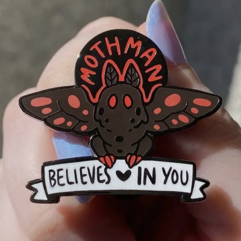 KrisWilliams's tweet image. Looking for a new spooky enamel pin?! I have 12 available in my year round spooky shop, @WickdlyWilliams! To have a look: wickedlywilliams.com/collections/en…