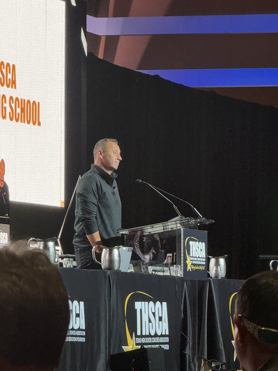 CoachJBrazil's tweet image. Sark in the AM, general meeting right after. This is how we close out an incredible coaching school #THSCABrandAmbassador @THSCAcoaches
Houston next year! See yall there!!