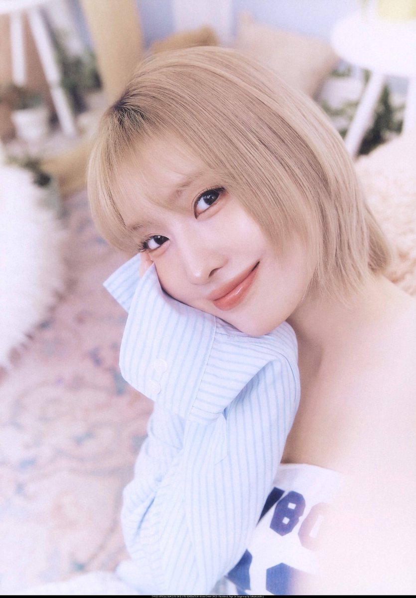 [SCAN] TWICE OFFICIAL FANCLUB ONCE 5TH GENERATION &lt;Home Sweet ONCE&gt;

Kit - Photobook - Momo
(page 23, 24)

#원스 #ONCE #트와이스 #TWICE 
#원스5기 #ONCE_5TH_GENERATION 
#모모 #モモ #もも #MOMO