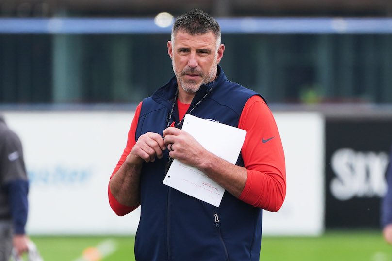 LosTalksPats's tweet image. #Patriots TE Hunter Henry on HC Mike Vrabel:
"He's been great... I love being around him… We all need accountability and he brings that every day."