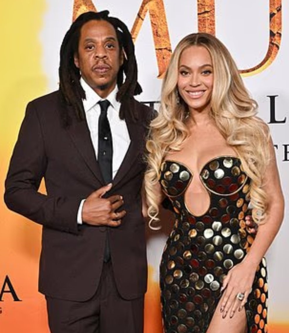 ThePopStuff's tweet image. Is Beyoncé BROKE?
"Jay-Z & Beyoncé have taken out a $58M mortgage on their Bel Air mansion, bringing their total borrowing on the property to a whopping $110M."
Beyoncé's 'Cowboy Carter' tour is set to conclude on Saturday and all the earnings will be used to pay her HUGE DEBT.