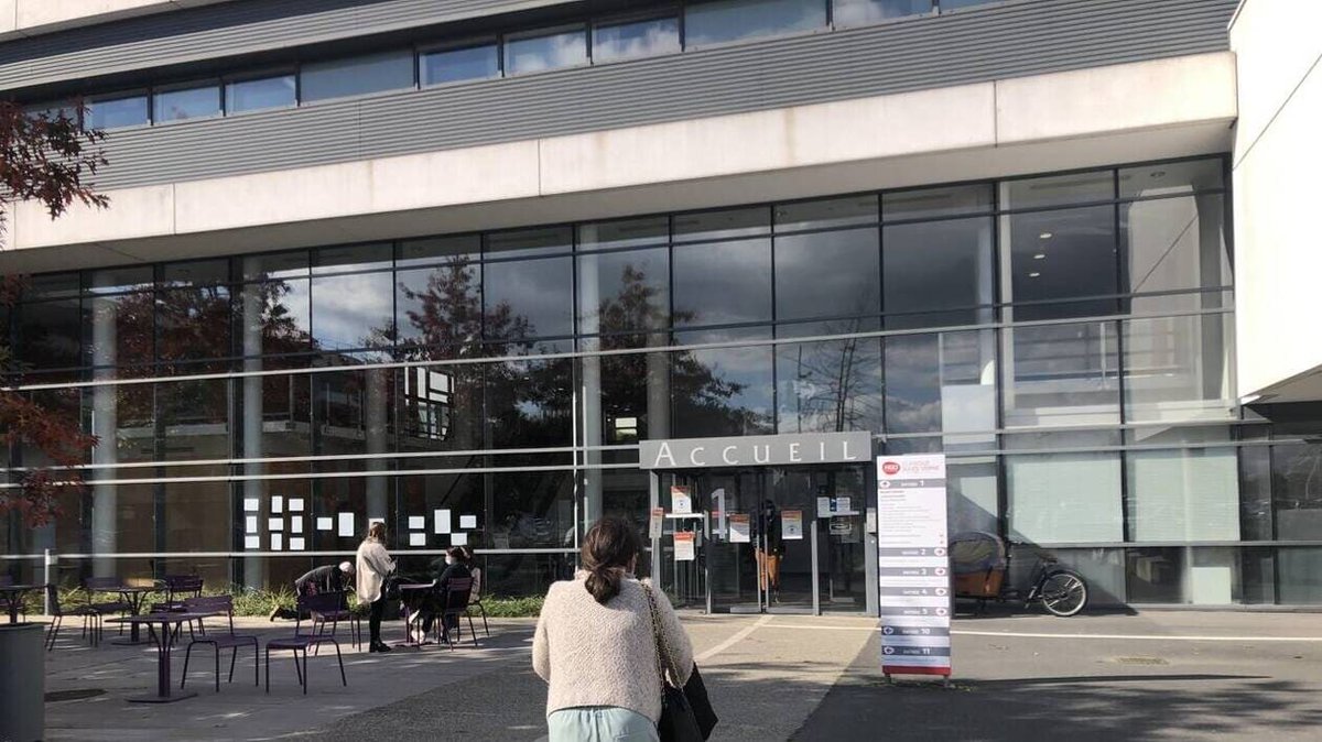 🔴 Fuite de produits chimiques : une clinique à Nantes en cours d’évacuation 
➡️ l.ouest-france.fr/n97a
#nantes #fuite