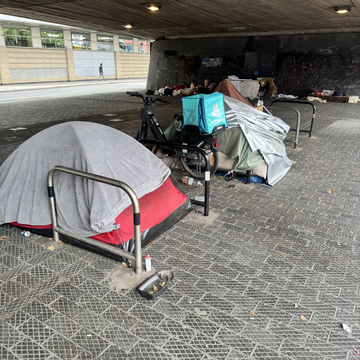 I’m not sure what’s more disheartening, the criticism of somebody attempting to work when down on the luck or the worker having to live like this!

Image is doing the rounds on X