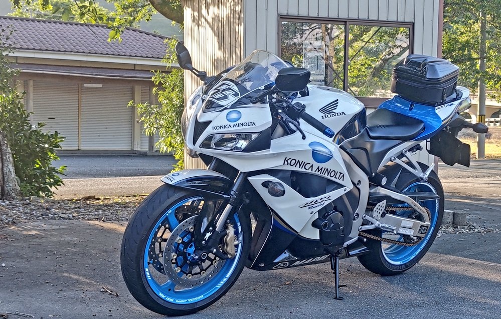 exit0811's tweet image. #バイク乗りとして自己紹介
名前: じょる
年齢: 50代半ば(脳内中学生)
身長: 186cm
体重: 70kg前後
職業: タイヤ売り
住み: 三重県の山中
推し:けんけん、Ado
車両: GSX-S750(2022)
CBR600RR PC40(2009)
GROM JC75(2018)
ノート E12(2012)
よろしくお願いします🥳