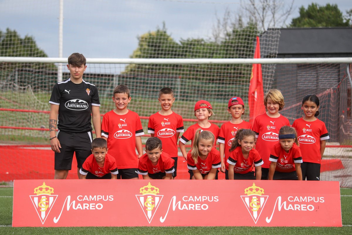 👨‍👨‍👧‍👦​ Fotos de grupo.

🔛 Turno 5️⃣.

#CampusMareo – Central Lechera Asturiana.