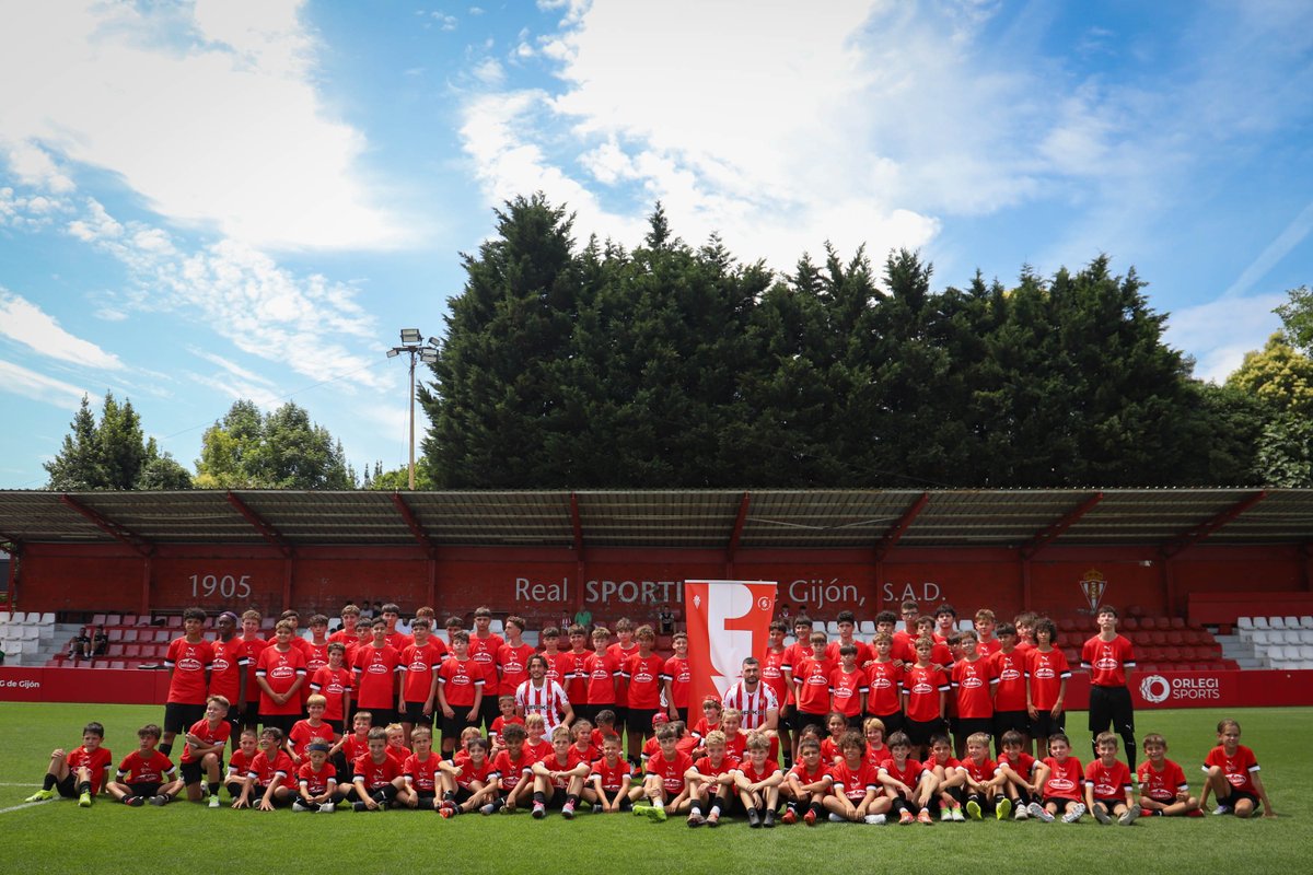 ❤️🤍 ​Encuentro especial con Álex Corredera y Pablo V. en su presentación oficial. 

#CampusMareo – Central Lechera Asturiana.