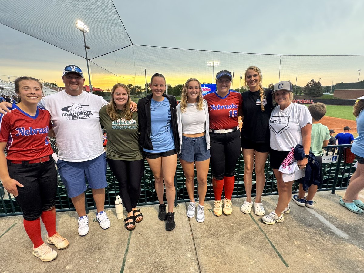 future dawgs showed out last night at the ALL-STAR  game! 🌟 so excited to have them join the action this fall!