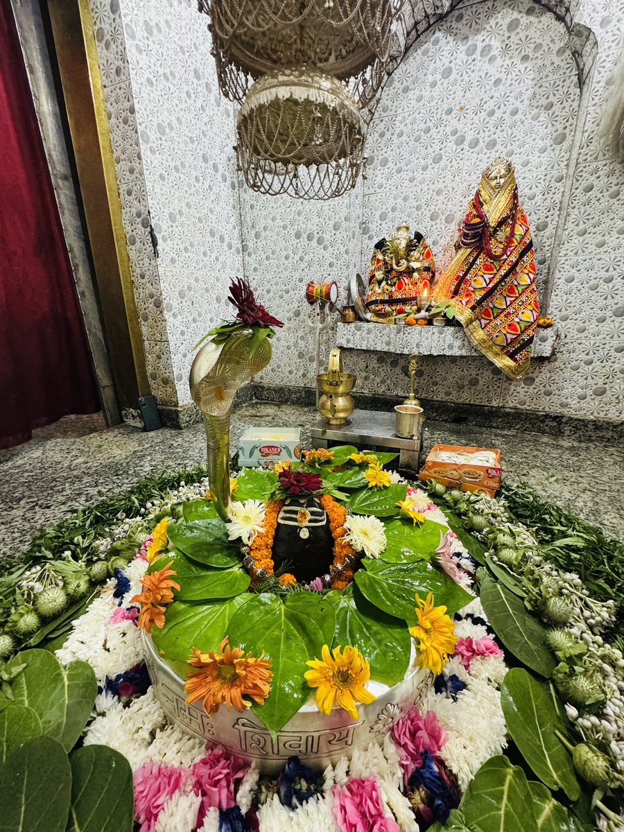 neelkanthtemple's tweet image. शुभ रात्रि श्री नीलकंठ महादेव जी
📍 श्री नीलकंठ महादेव मंदिर उत्तराखंड