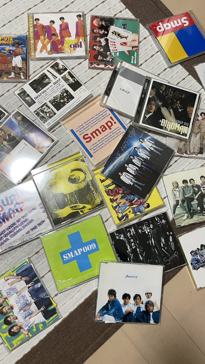 BESPER_arariku's tweet image. 前から持ってるCD以外にもバーってSMAPのアルバム買ったんよ
今人生が確実に彩られてる
彼らの曲を聴くことによって生活が豊かになってる
最高すぎる
俺もこんな気持ちになってもらえるような曲を作って届けたい